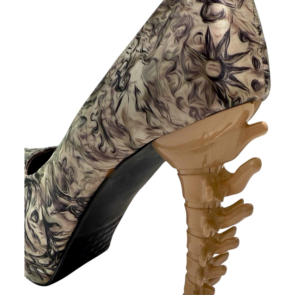 NWT - Unique Tan and Black Women’s Spine Heels size 41 EU /10 American - Picture 3 of 9